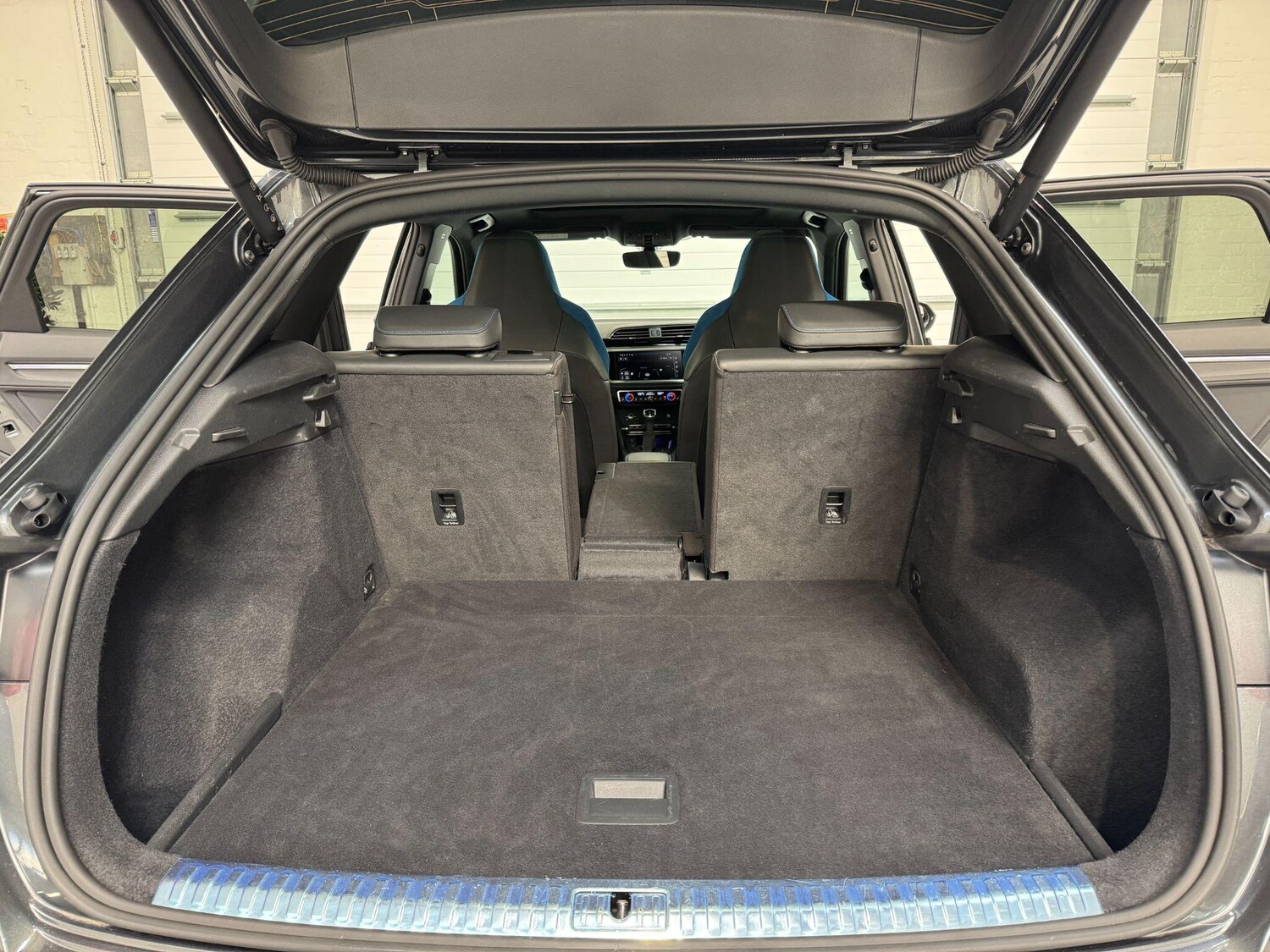 Used Audi RS Q3 2022 for sale - 76032479: Photo 63