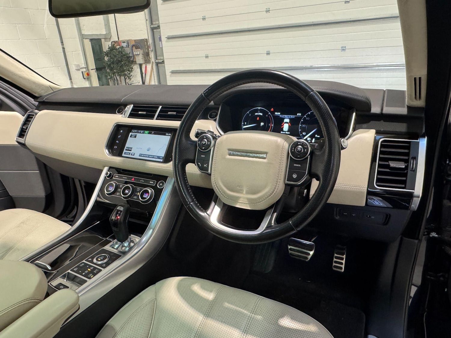 Used Land Rover Range Rover Sport for sale - 76935909: Photo 16