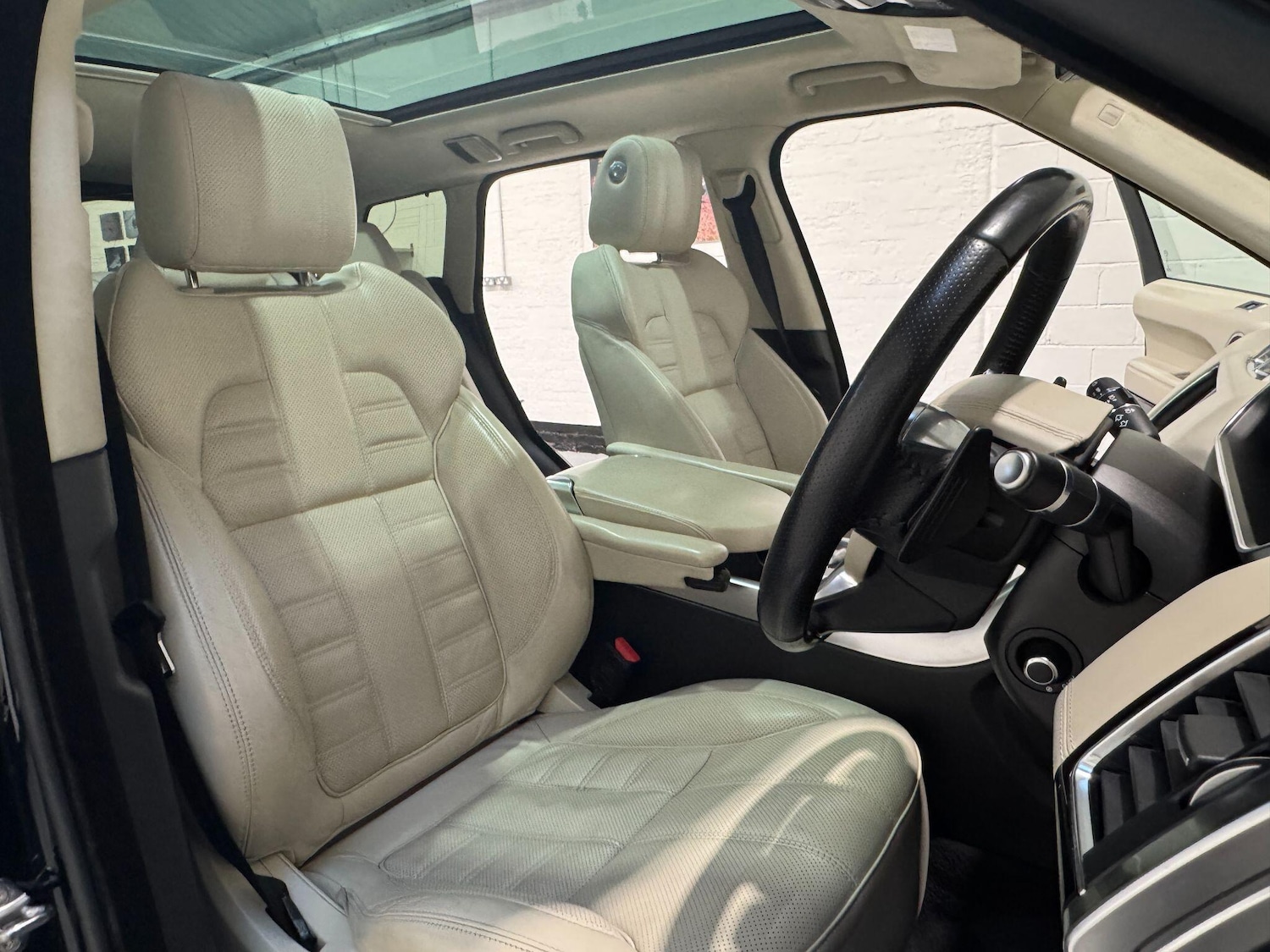 Used Land Rover Range Rover Sport for sale - 76935909: Photo 17