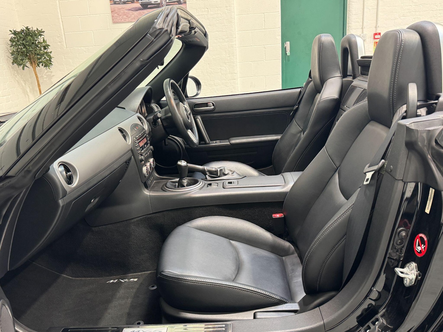 Used Mazda MX-5 2010 for sale - 76326133: Photo 69