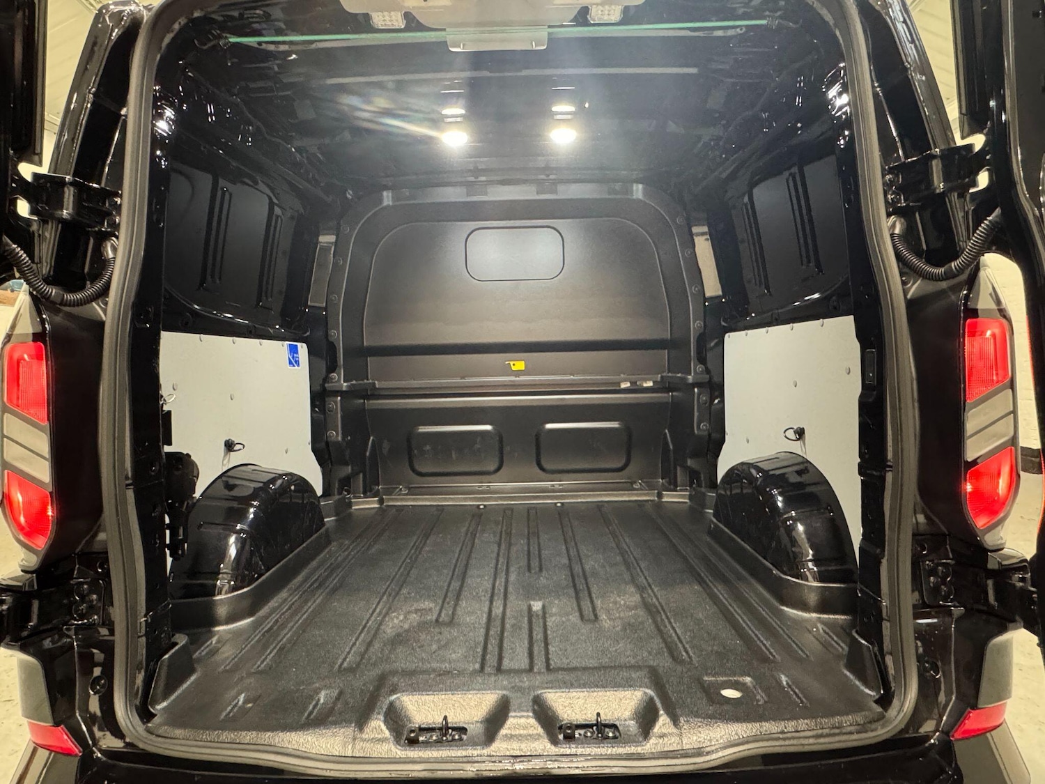 Used Ford Transit Custom 2025 for sale - 77376117: Photo 44