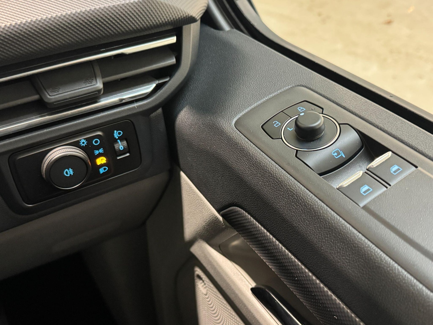 Used Ford Transit Custom 2025 for sale - 77376117: Photo 51