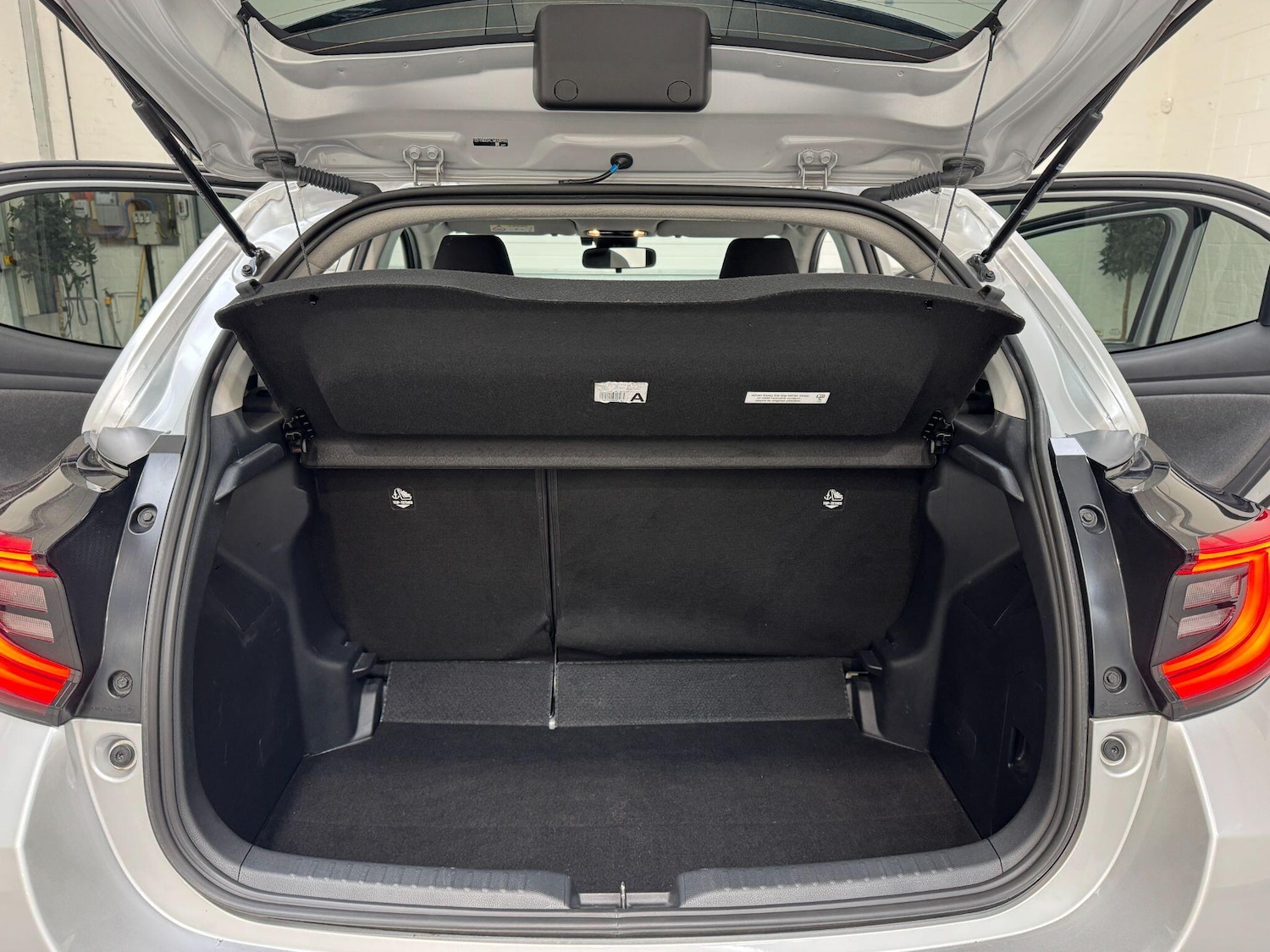 Used Toyota Yaris for sale - 78116139: Photo 48