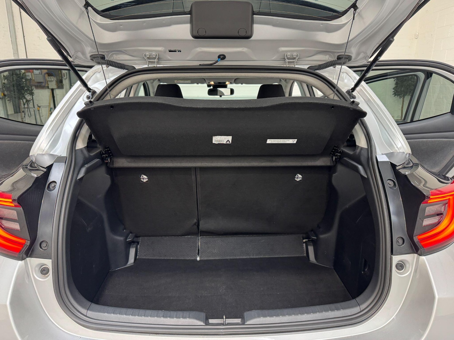 Used Toyota Yaris for sale - 78116139: Photo 49