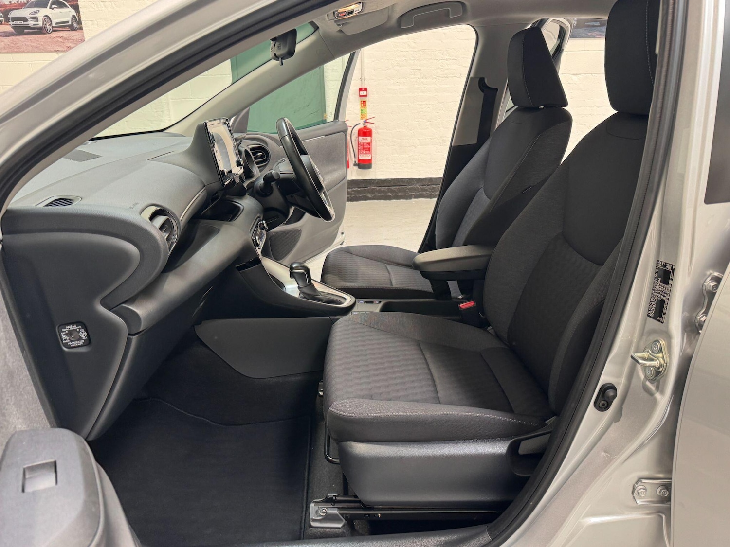 Used Toyota Yaris for sale - 78116139: Photo 53