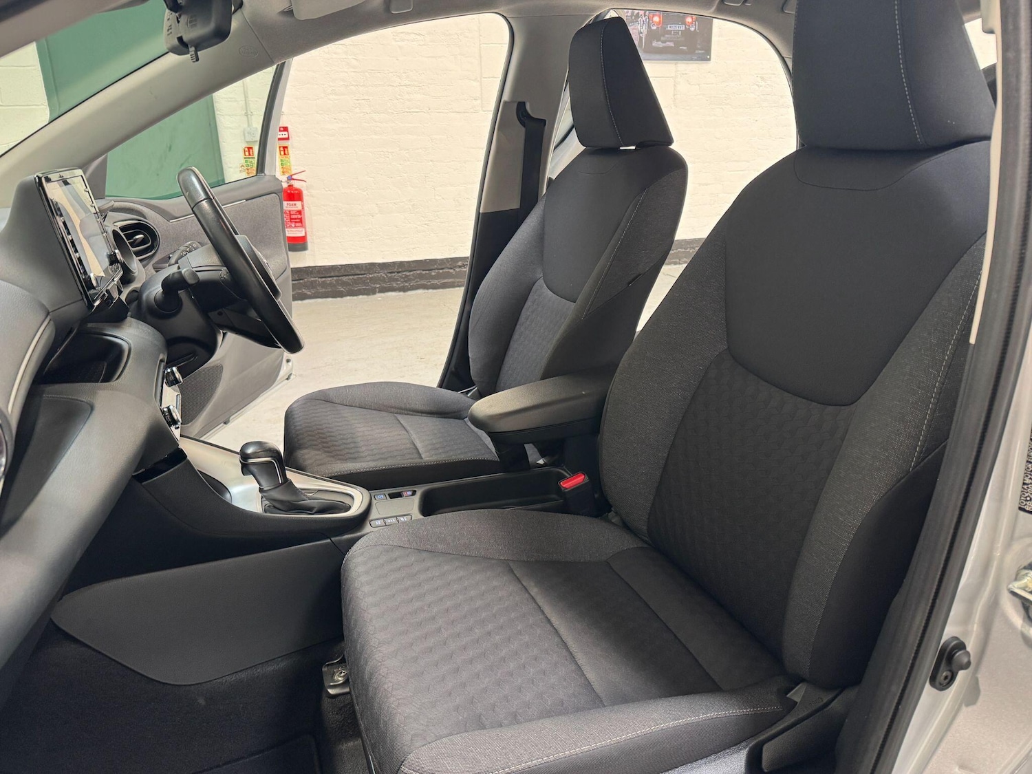 Used Toyota Yaris for sale - 78116139: Photo 54