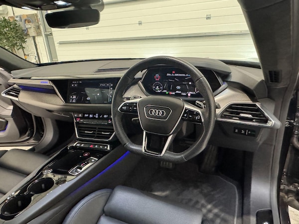 Used Audi e-tron GT 2023 for sale - 76284328: Photo 17