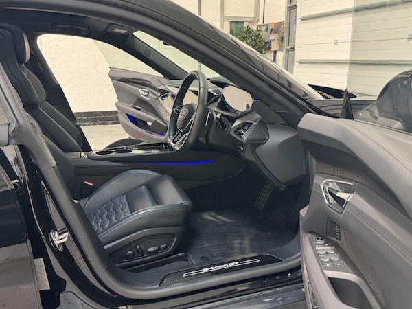 Used Audi e-tron GT 2023 for sale - 76284328: Photo 18