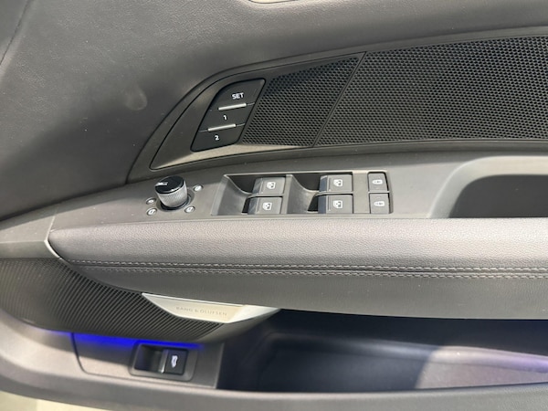 Used Audi e-tron GT 2023 for sale - 76284328: Photo 46