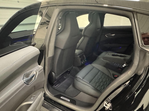 Used Audi e-tron GT 2023 for sale - 76284328: Photo 51