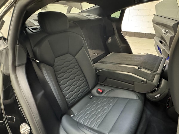 Used Audi e-tron GT 2023 for sale - 76284328: Photo 70