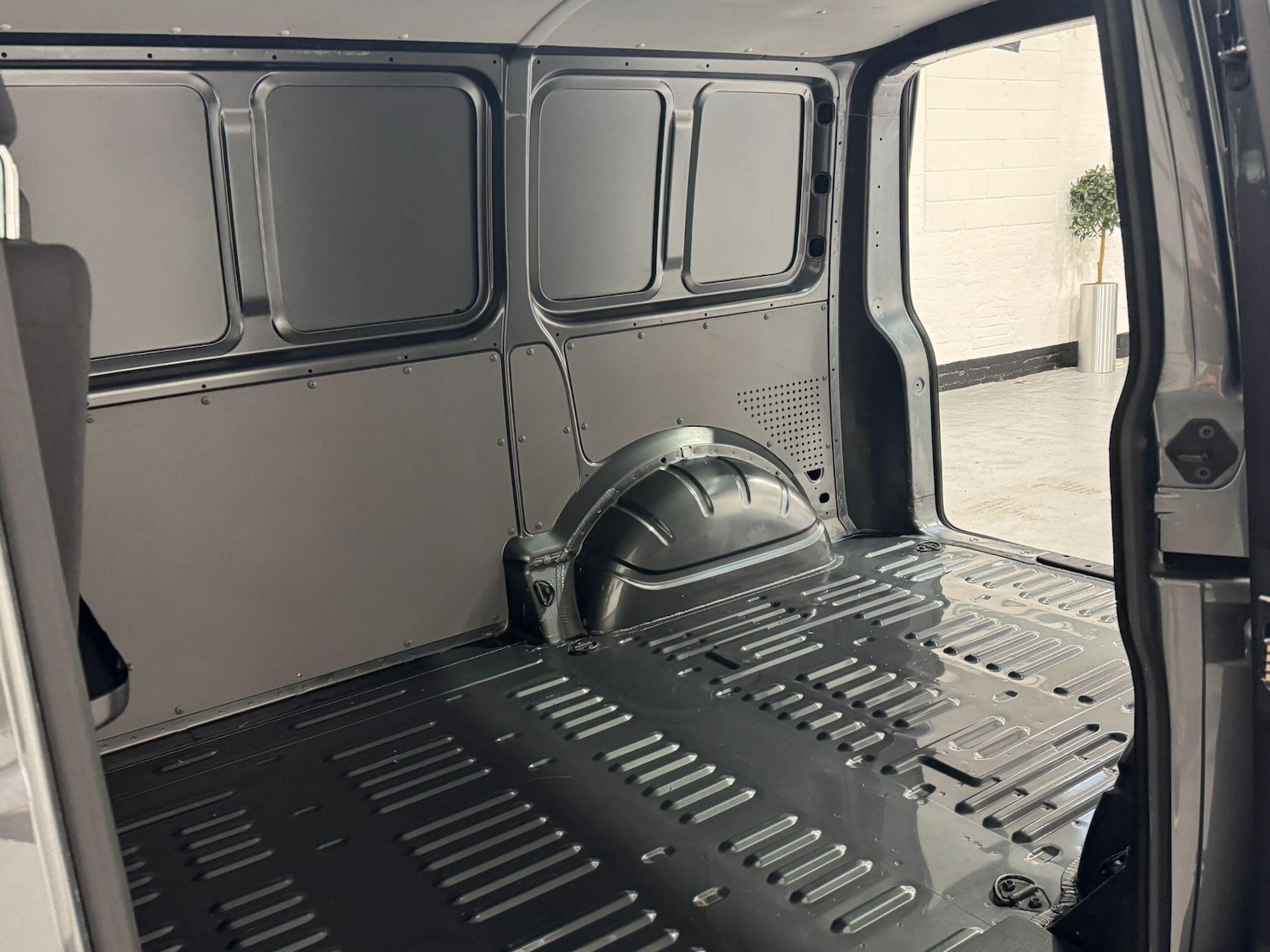 Used Volkswagen Transporter 2020 for sale - 76513073: Photo 37