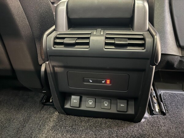 Used Land Rover Defender 2021 for sale - 76239551: Photo 30