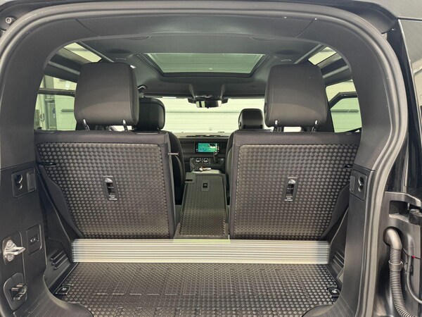 Used Land Rover Defender 2021 for sale - 76239551: Photo 41
