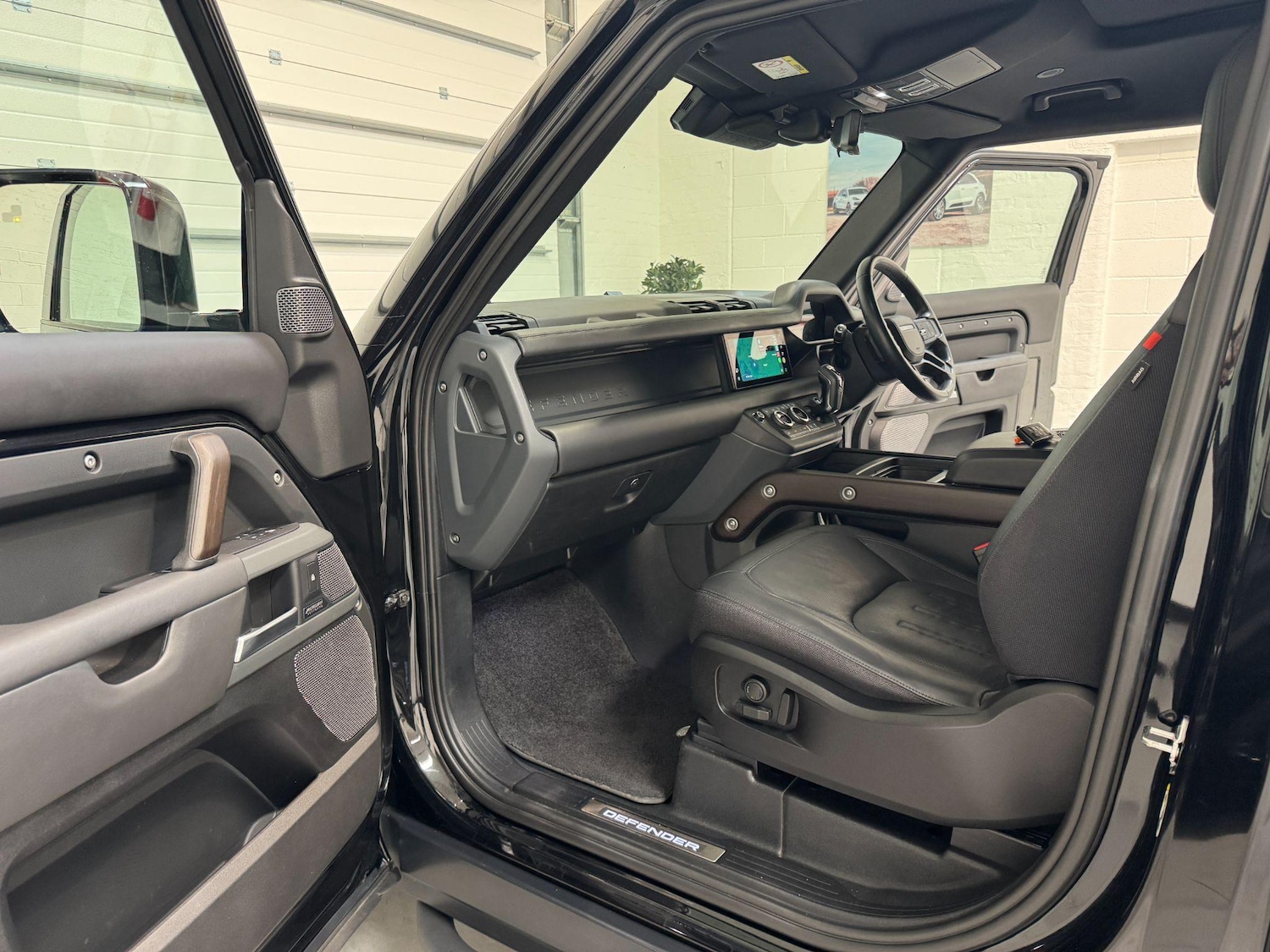 Used Land Rover Defender 90 2021 for sale - 76239551: Photo 49