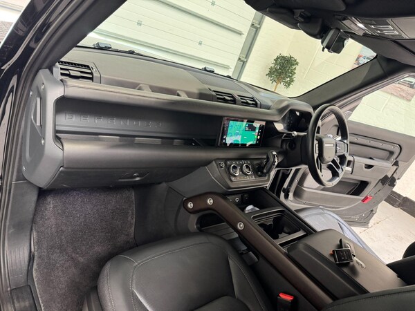 Used Land Rover Defender 2021 for sale - 76239551: Photo 51