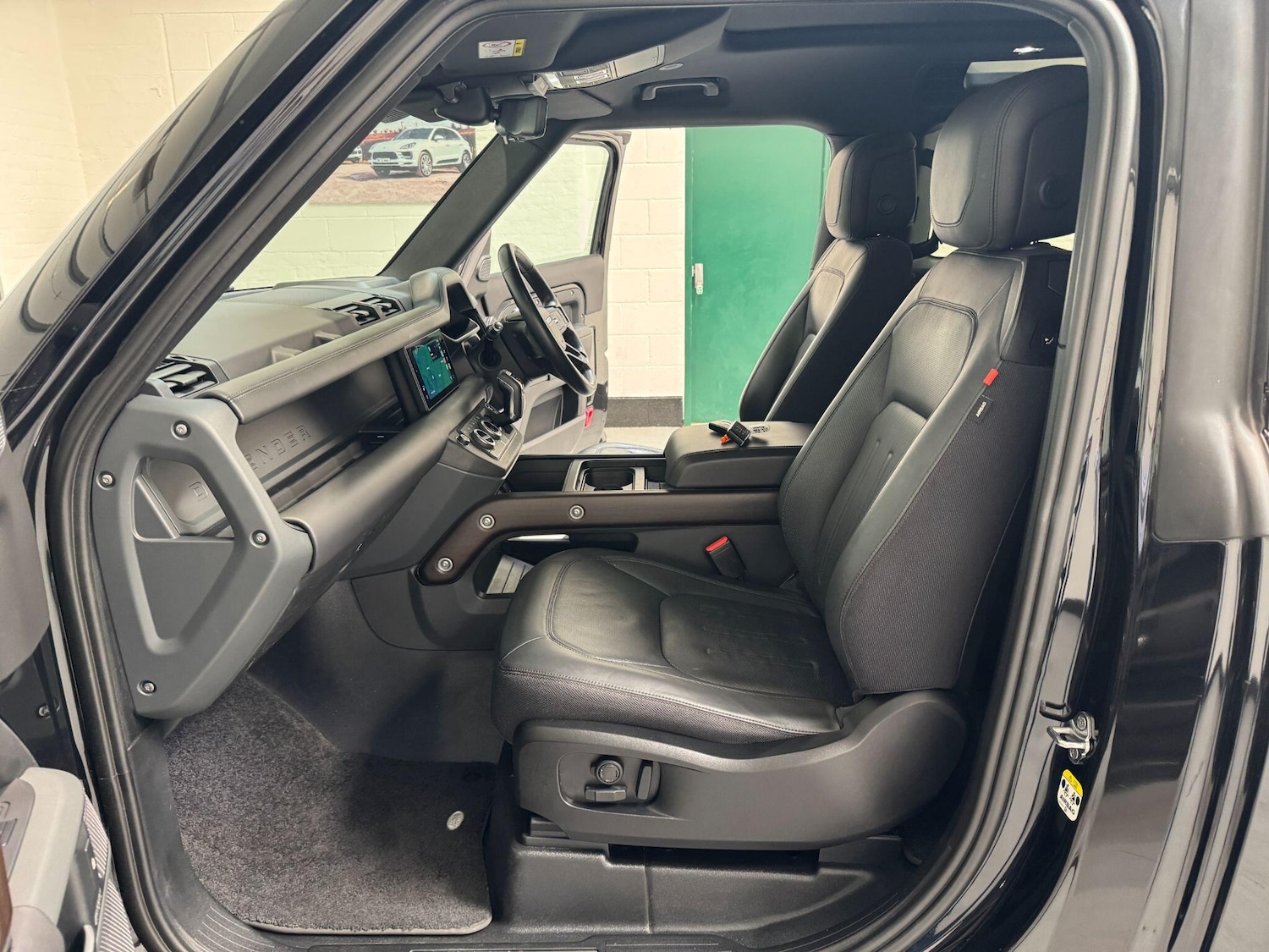 Used Land Rover Defender 90 2021 for sale - 76239551: Photo 53