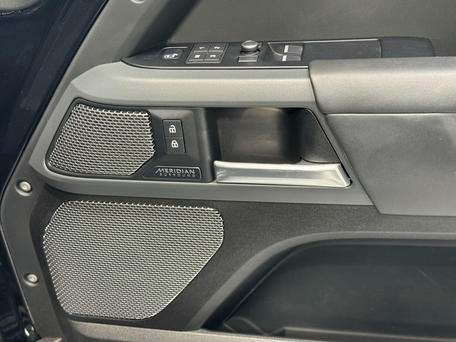 Used Land Rover Defender 90 2021 for sale - 76239551: Photo 84