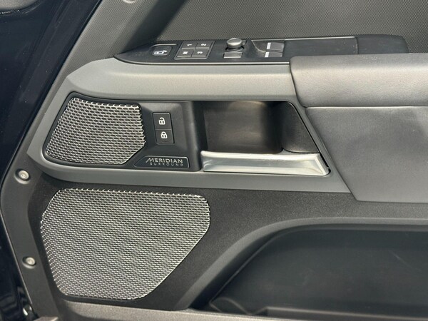 Used Land Rover Defender 2021 for sale - 76239551: Photo 84