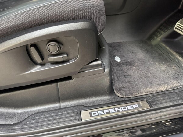 Used Land Rover Defender 2021 for sale - 76239551: Photo 90