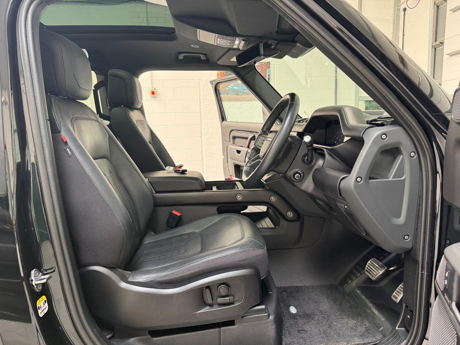 Used Land Rover Defender 90 2021 for sale - 76239551: Photo 91