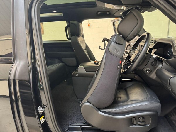 Used Land Rover Defender 2021 for sale - 76239551: Photo 95