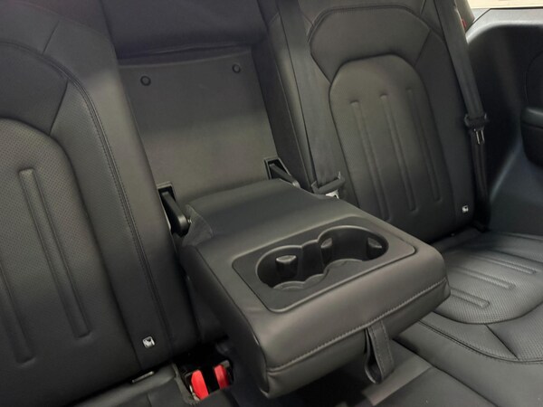 Used Land Rover Defender 2021 for sale - 76239551: Photo 97