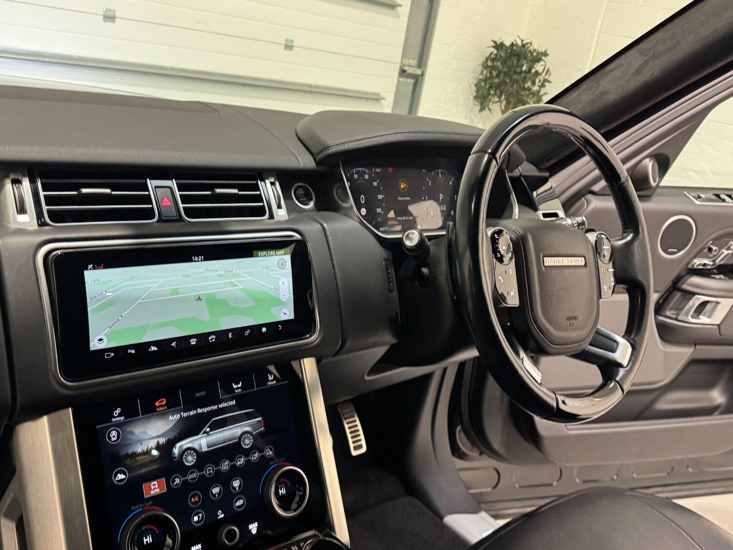 Used Land Rover Range Rover 2018 for sale - 76752434: Photo 50