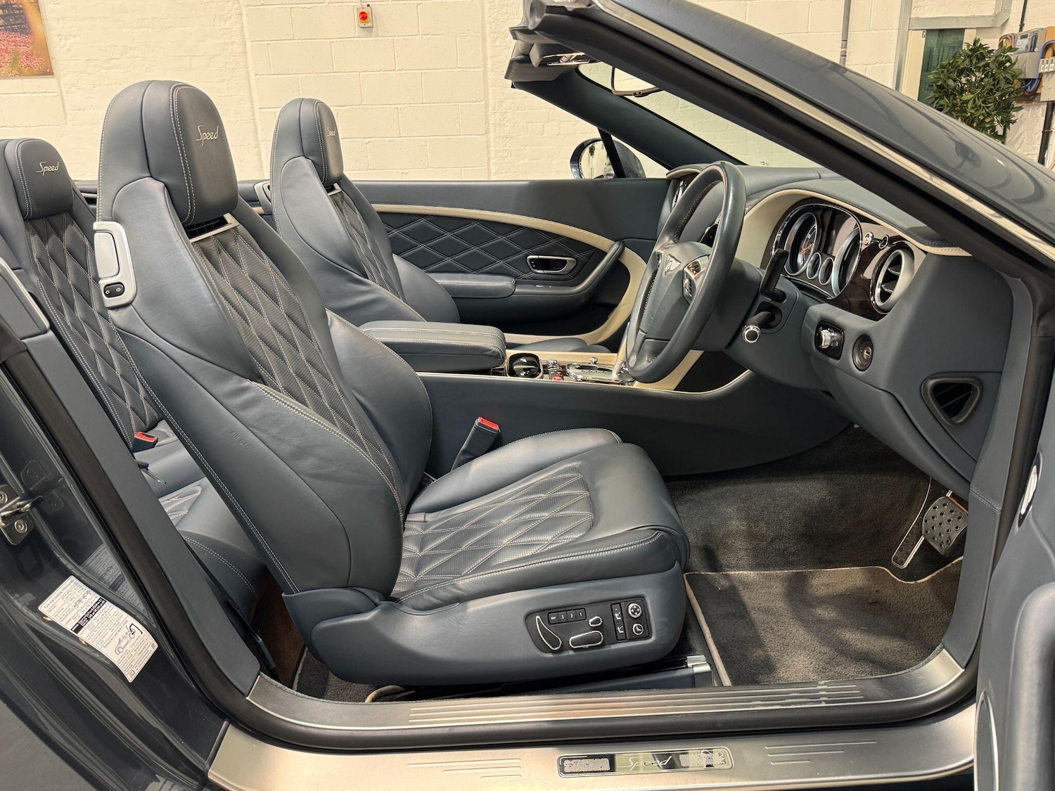 Used Bentley Continental 2015 for sale - 76499602: Photo 21