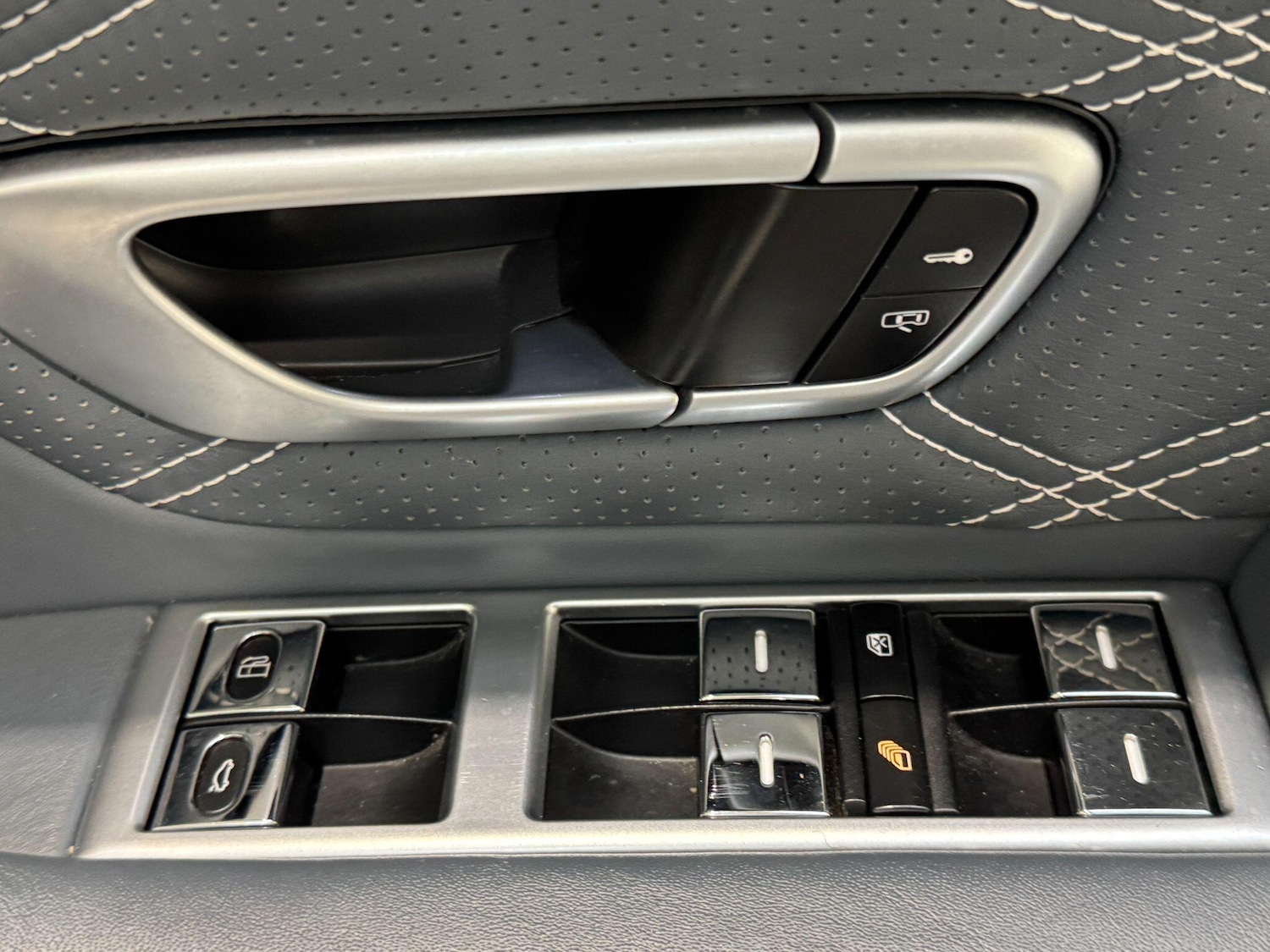 Used Bentley Continental 2015 for sale - 76499602: Photo 56