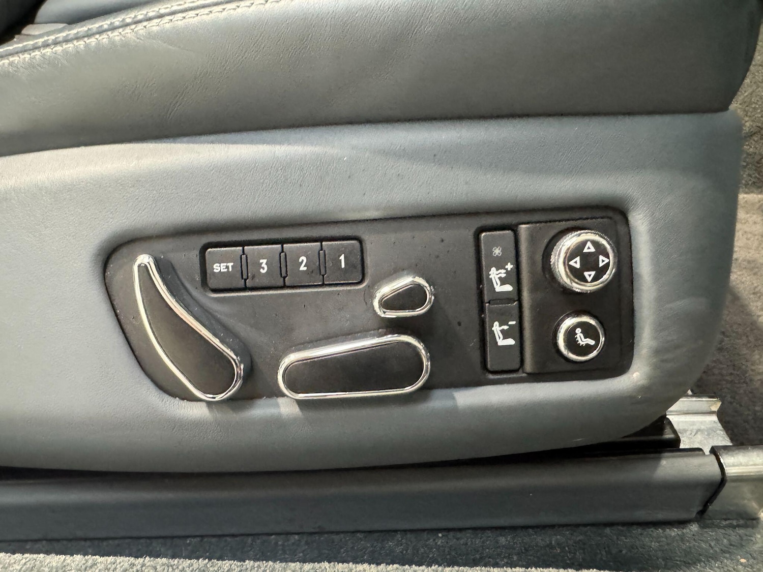 Used Bentley Continental 2015 for sale - 76499602: Photo 58