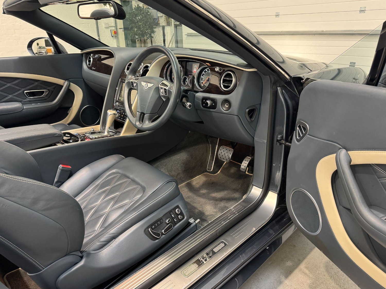 Used Bentley Continental 2015 for sale - 76499602: Photo 59