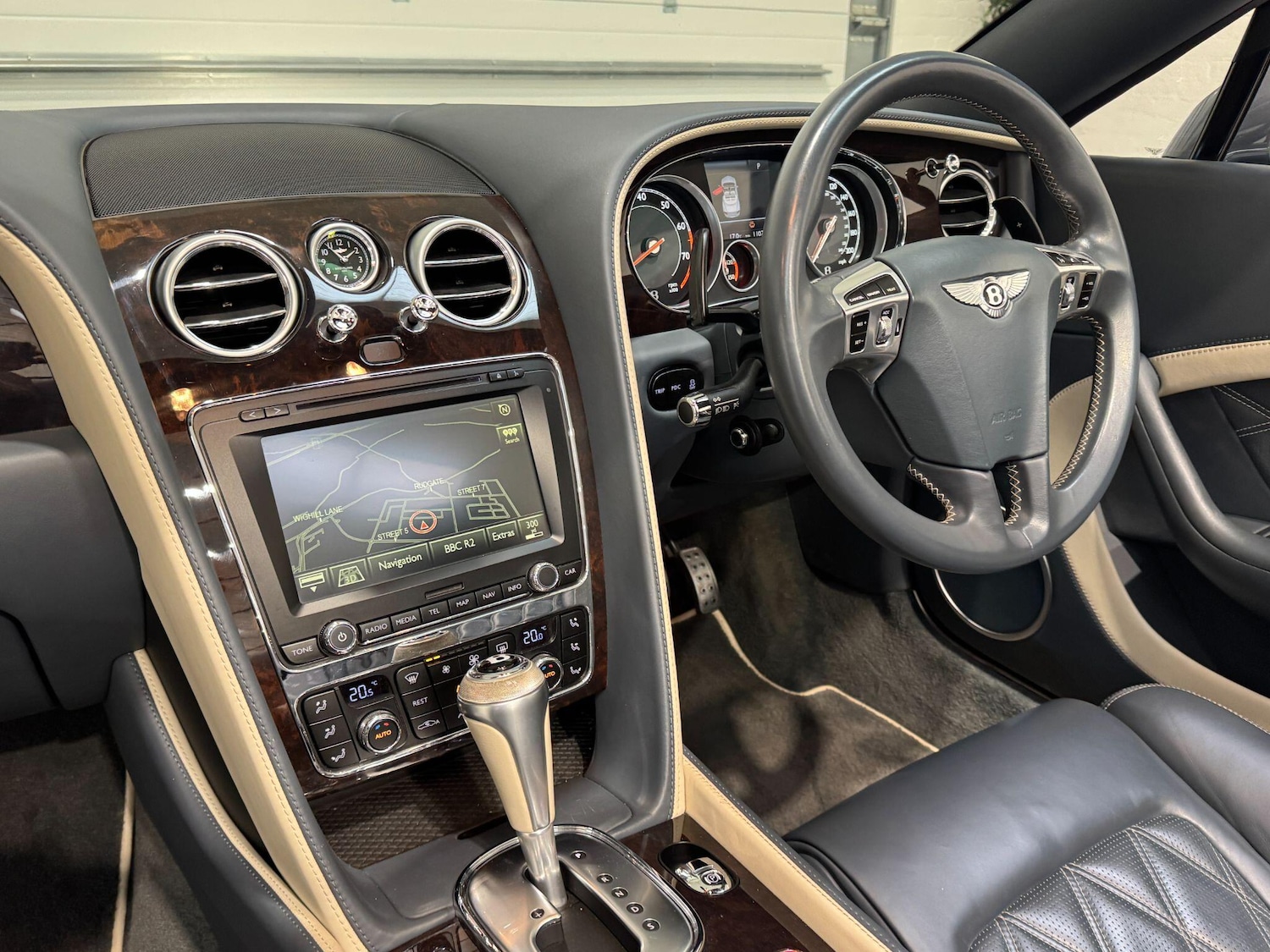 Used Bentley Continental 2015 for sale - 76499602: Photo 65