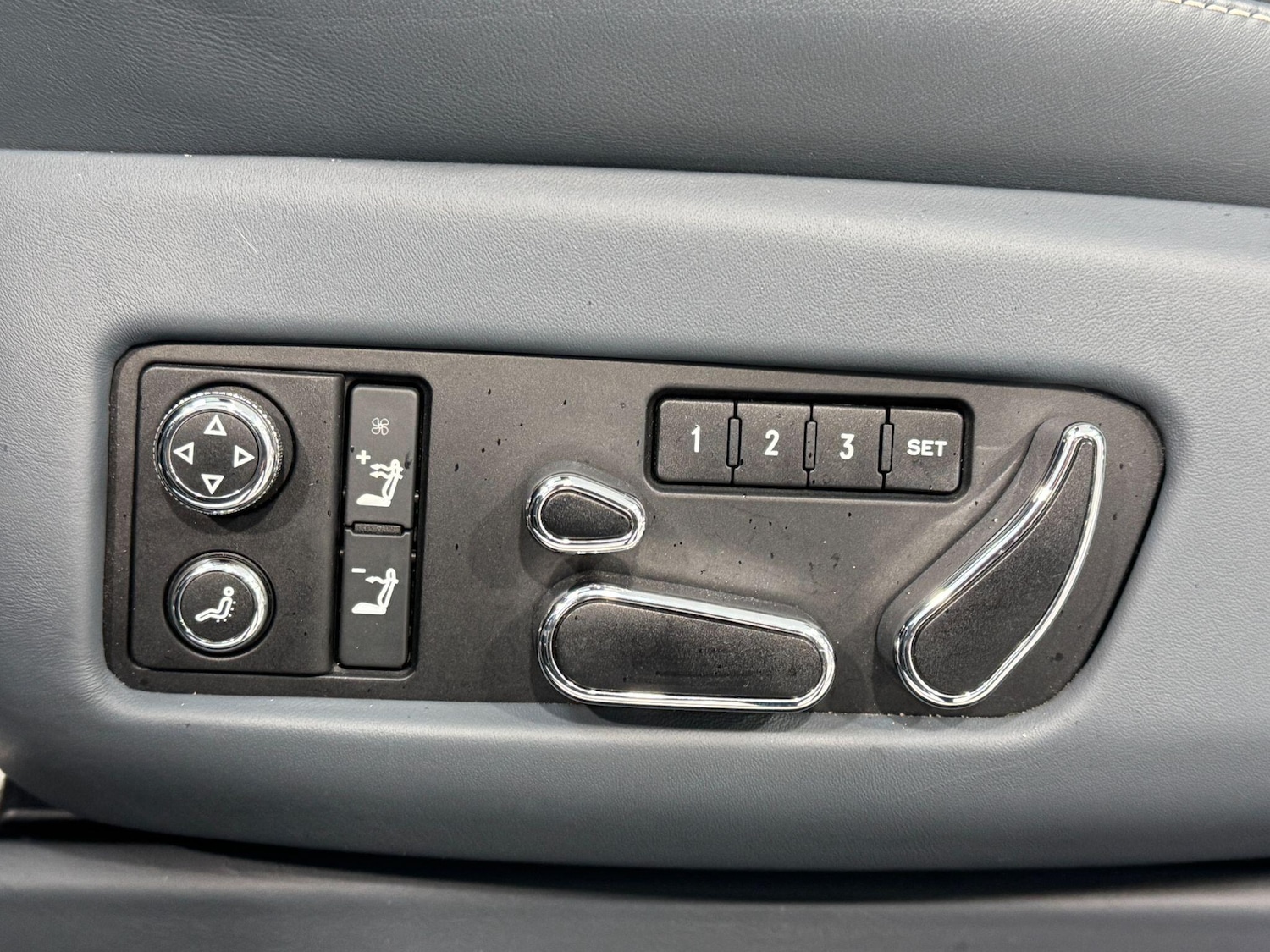 Used Bentley Continental 2015 for sale - 76499602: Photo 80