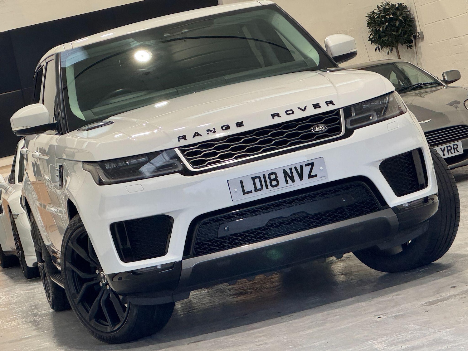 Used Land Rover Range Rover Sport 2018 for sale - 76485244: Photo 1