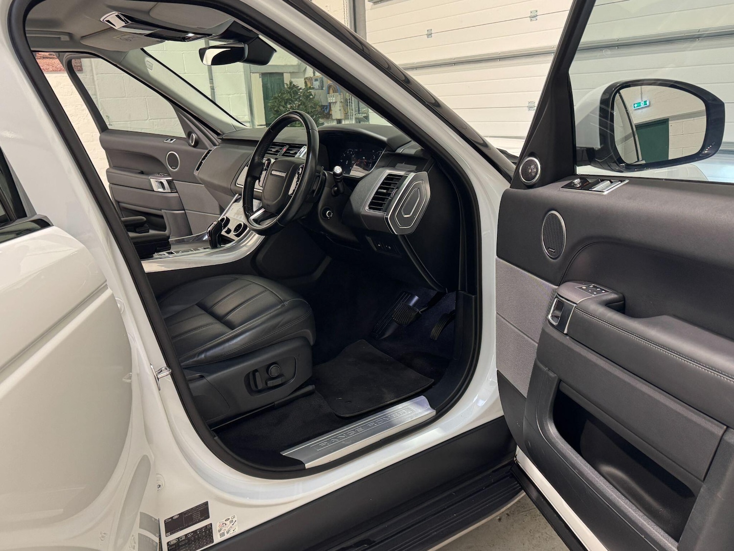 Used Land Rover Range Rover Sport 2018 for sale - 76485244: Photo 43