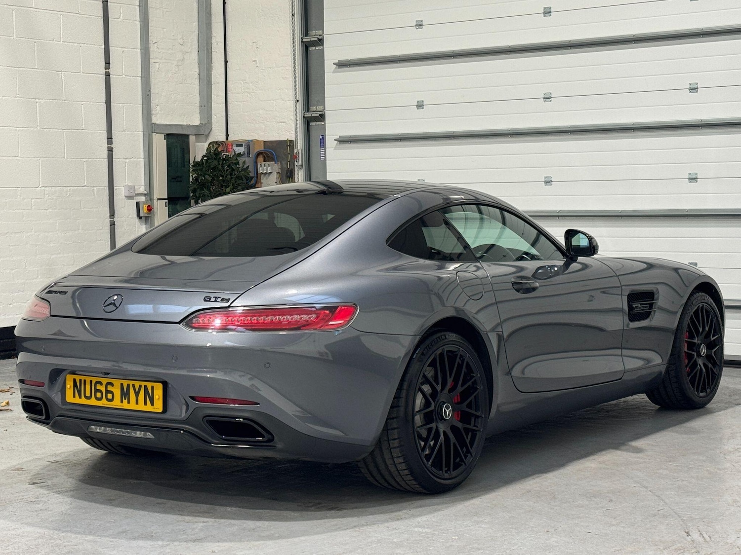 Used Mercedes-Benz AMG GT 2016 for sale - 76456907: Photo 11