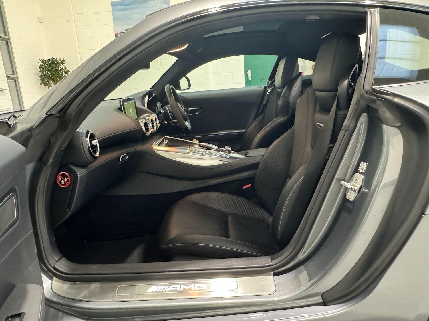 Used Mercedes-Benz AMG GT 2016 for sale - 76456907: Photo 68