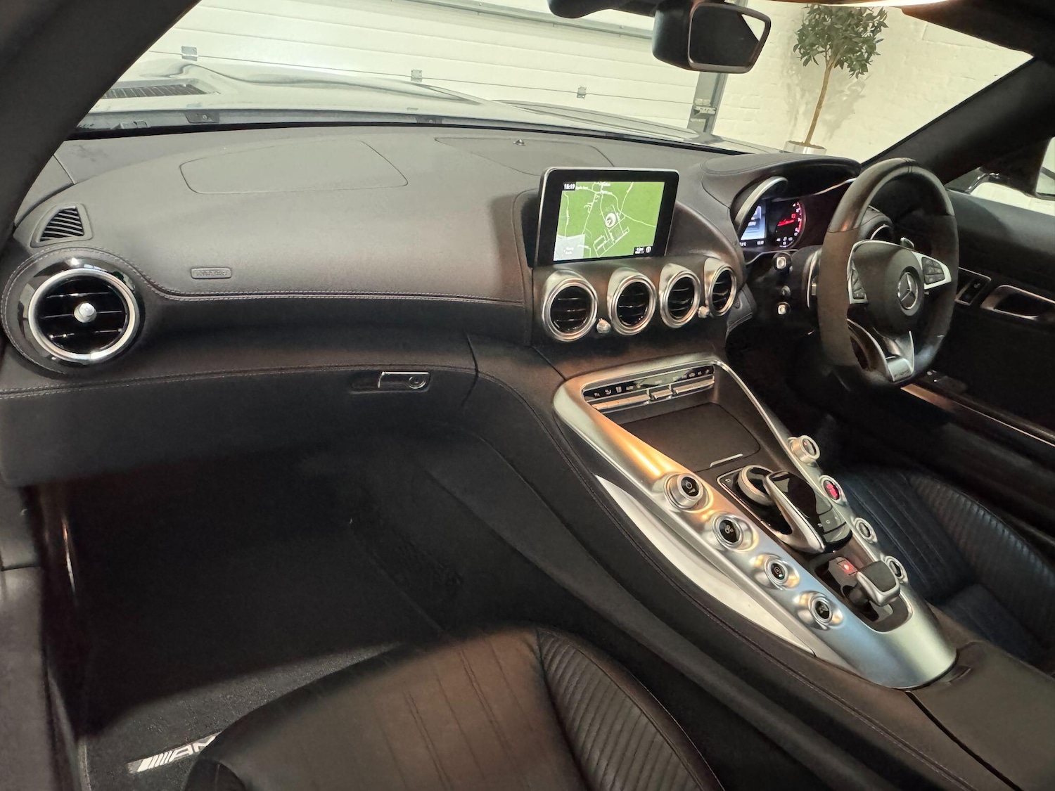 Used Mercedes-Benz AMG GT 2016 for sale - 76456907: Photo 70