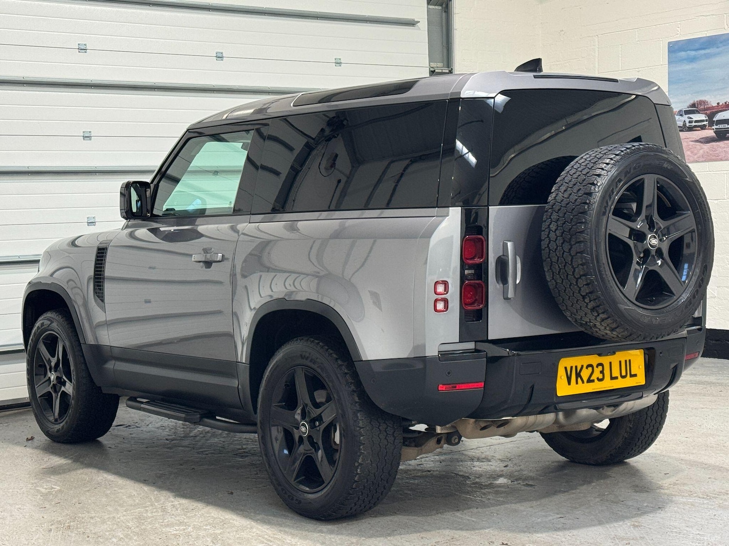 Used Land Rover Defender 2023 for sale - 77229519: Photo 15