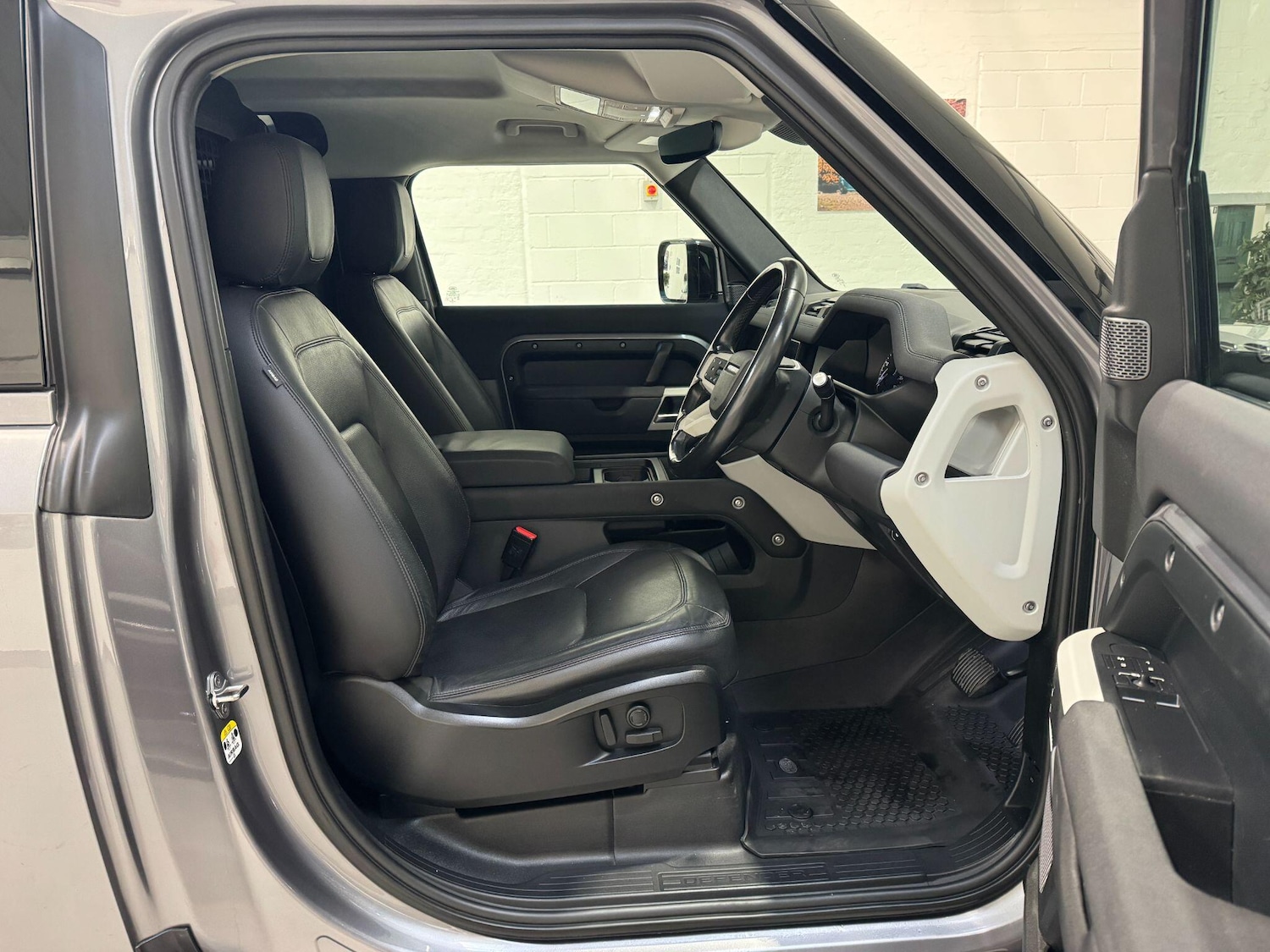 Used Land Rover Defender 2023 for sale - 77229519: Photo 18