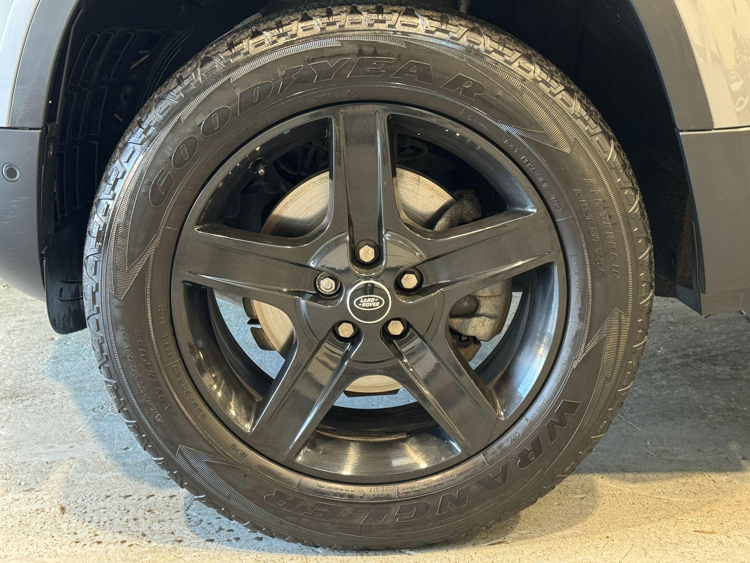 Used Land Rover Defender 2023 for sale - 77229519: Photo 25