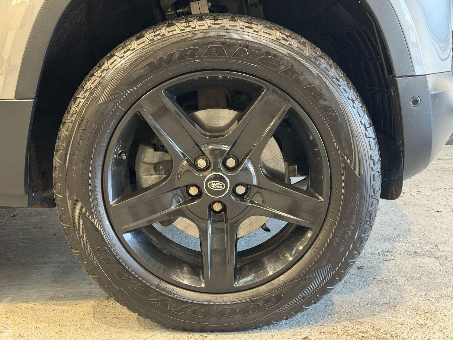 Used Land Rover Defender 2023 for sale - 77229519: Photo 26