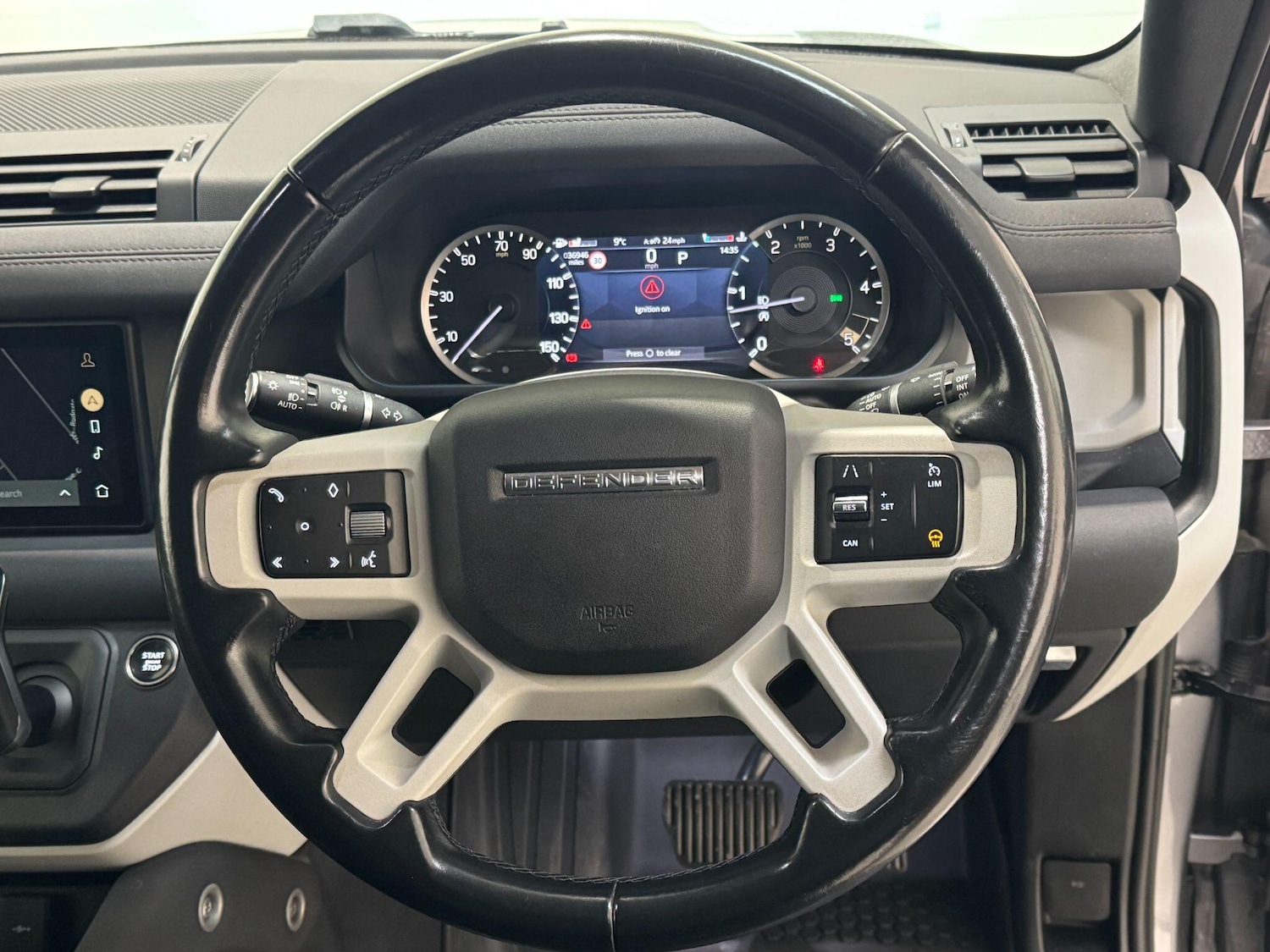 Used Land Rover Defender 2023 for sale - 77229519: Photo 27