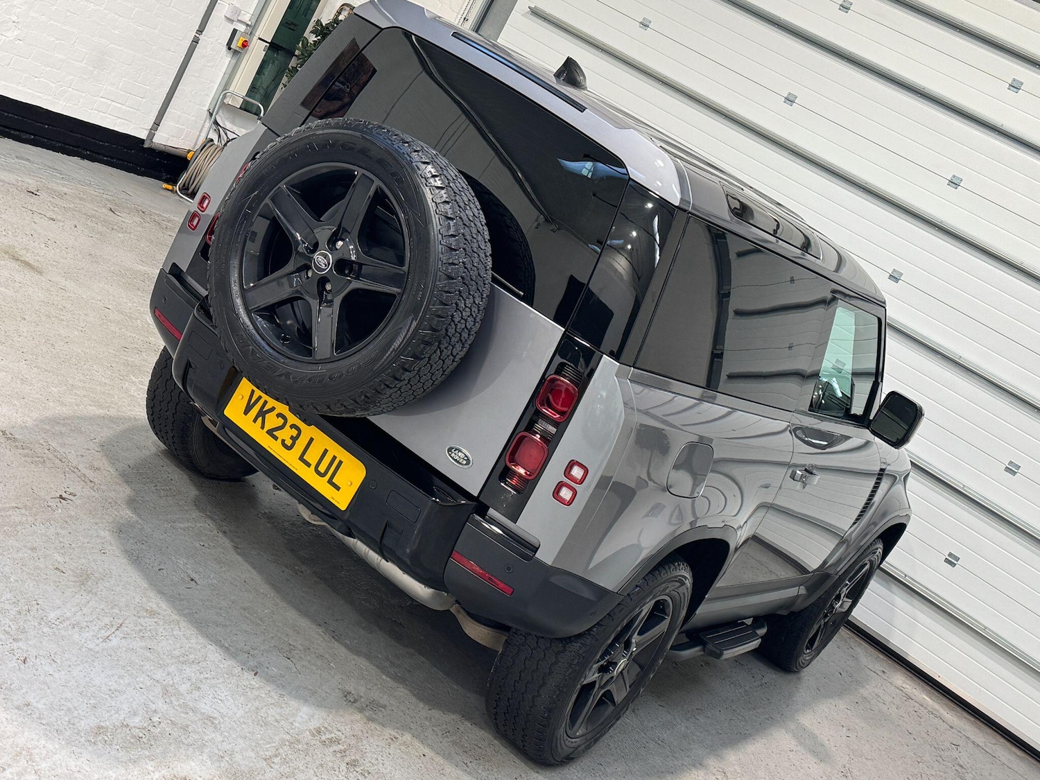 Used Land Rover Defender 2023 for sale - 77229519: Photo 31