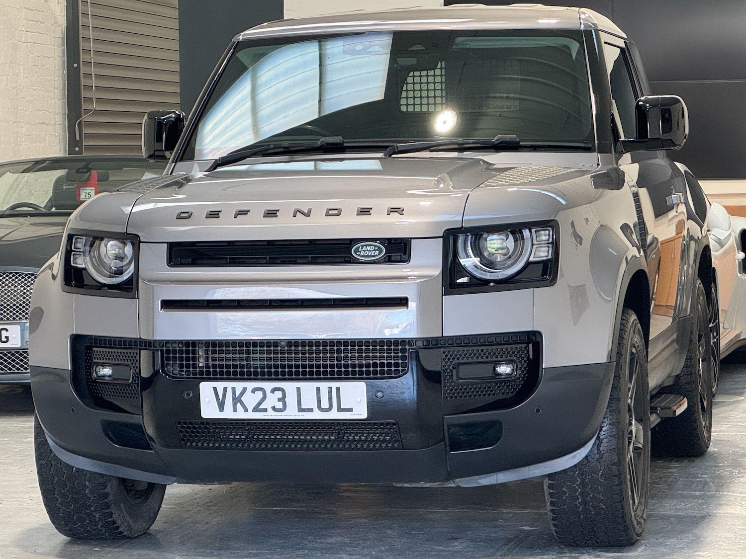 Used Land Rover Defender 2023 for sale - 77229519: Photo 4