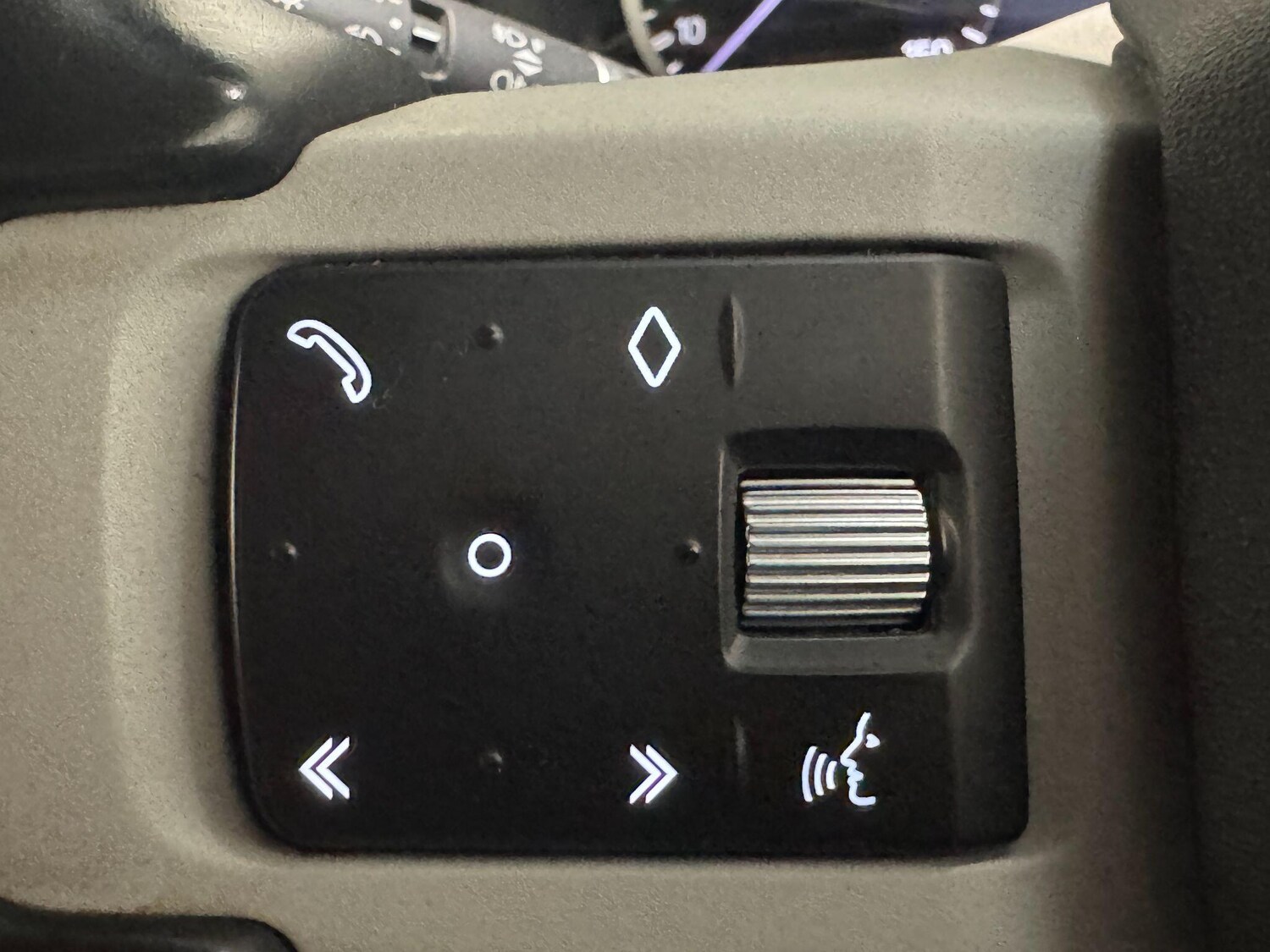 Used Land Rover Defender 2023 for sale - 77229519: Photo 45