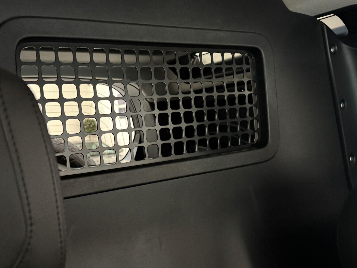 Used Land Rover Defender 2023 for sale - 77229519: Photo 47