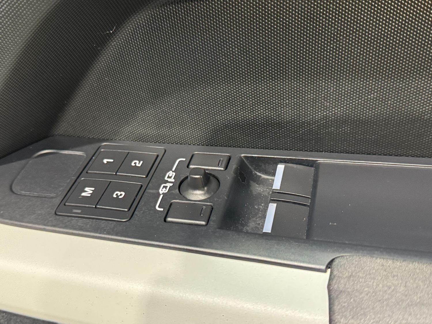 Used Land Rover Defender 2023 for sale - 77229519: Photo 48