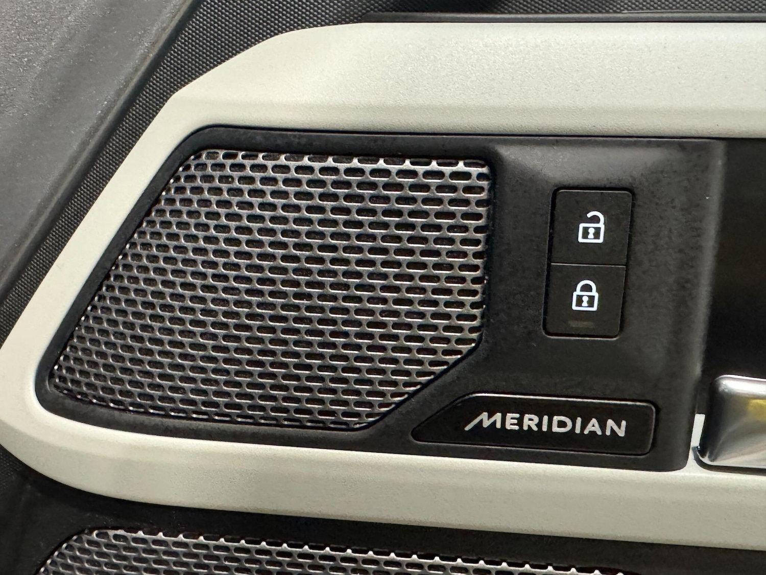 Used Land Rover Defender 2023 for sale - 77229519: Photo 50